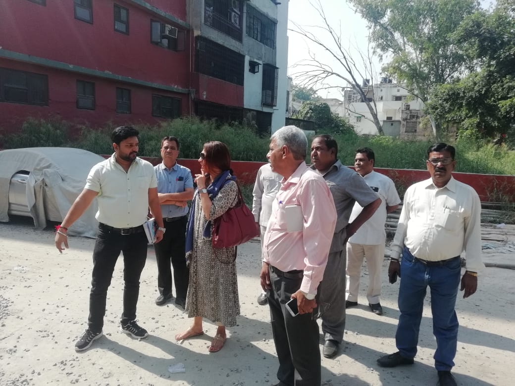 YasminKidwai's tweet image. Morning round in #Jangpura B to check on ongoing work - we are building a community centre for the residents with a parking -will be ready by next year #Constituencyprojects #ConstituencyUpdate @INCIndia #electionpromises