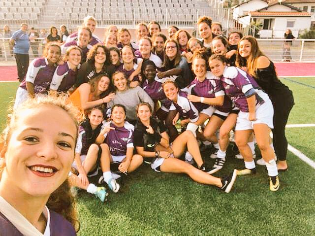 asbayonne's tweet photo. SELFIES VICTOIRES: 
Encore un 3 sur 3 pour les filles de l’ ASB !
Les cadettes ont lancé le week-end par une belle victoire 22-03 contre Tarbes, suivi d’ un superbe match conclu 69-00 pour l'élite 1 contre Caen. 
Les espoirs qui se déplaçaient à Salies l’ont emporté 43 à 12 ! https://t.co/ZhF6tVJRKo