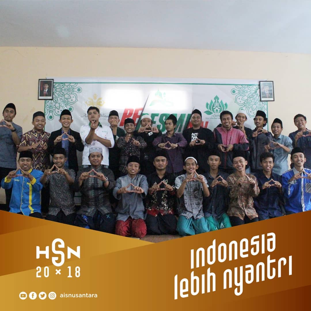 aisnujember's tweet photo. Semoga menjadikan #IndonesiaLebihNyantri
.
"Selamat Hari Santri 2018"
Semoga INDONESIA Lebih Nyantri dan Semoga Bersama Santri Damailah Negeri
.
.
Download Twibbon Hari Santri
Di https://t.co/0doXaYRjP8 Atau ada di Web Profil @aisnusantara .
.
.
@aisnusantara @aisjawiwetan https://t.co/zEUcCuNeDN
