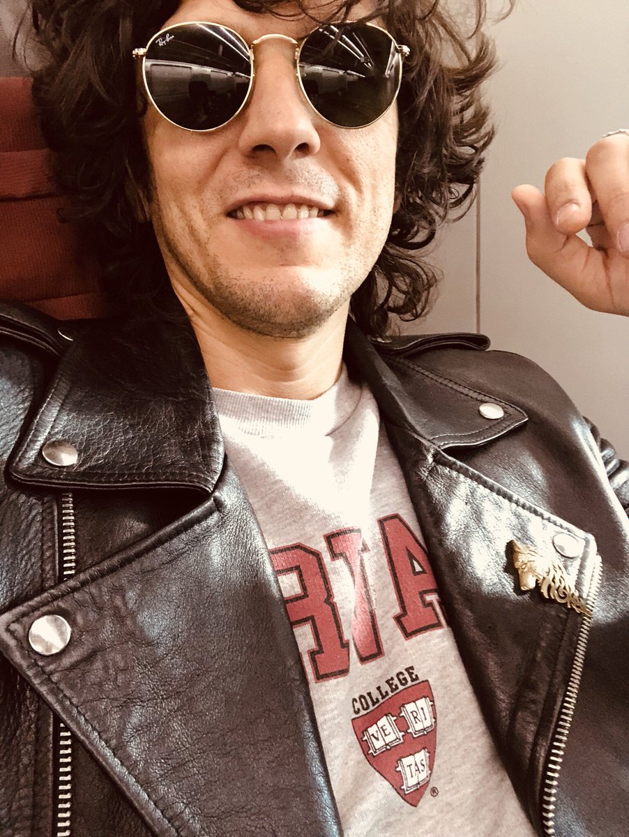 Oggi alle 15.00 aprono le prevendite per il tour nei teatri. 💪🏼💛