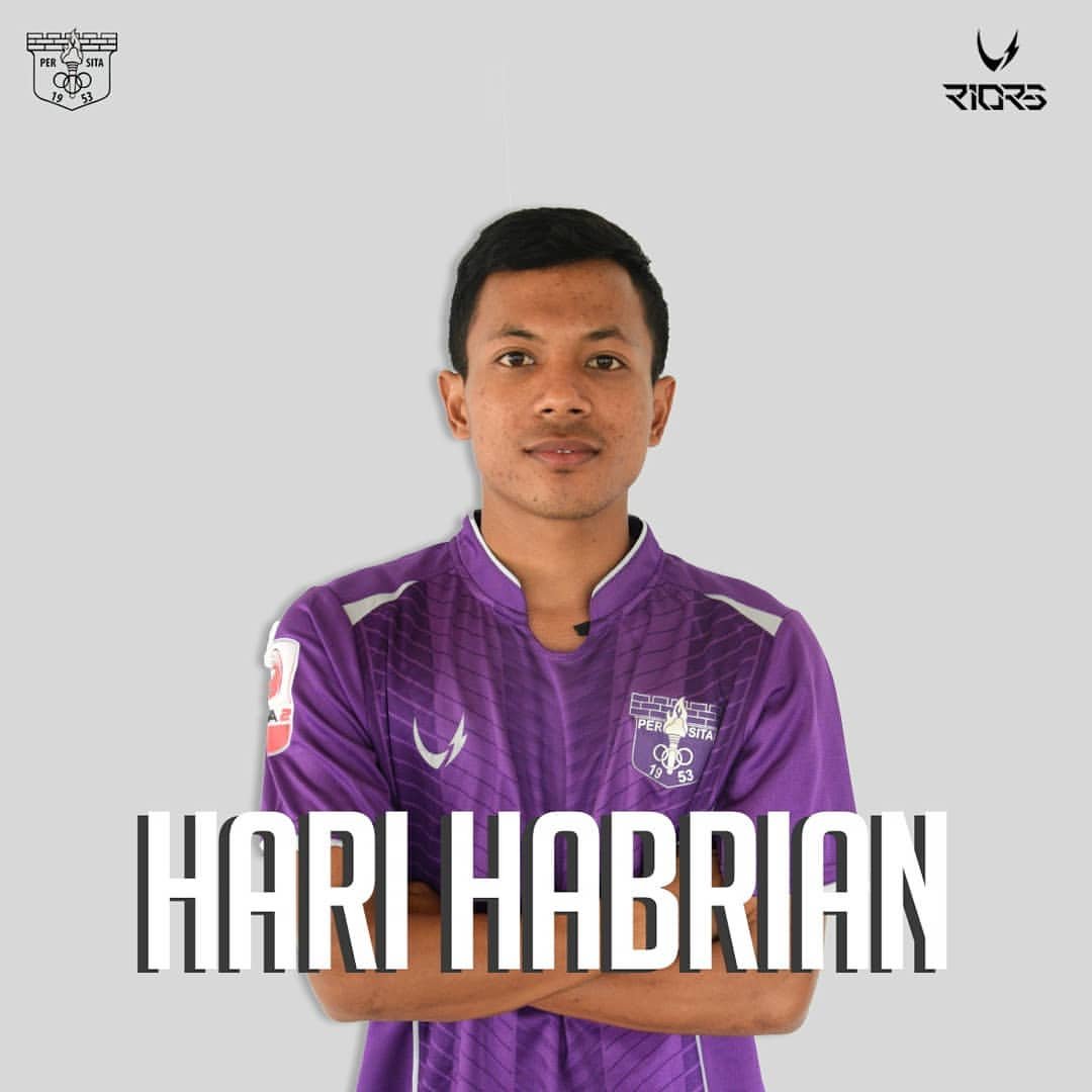 Persitajuara's tweet photo. Selamat Bergabung Pendekar 💪 - Hari Habrian  Asal Klub : Cilegon United - Heru S.  Asal Klub : Persis Solo - Diksi H.  Asal Klub : Cilegon United - Tubagus S.  Asal Klub : Perserang

Semoga dapat membawa Persita lolos ke Liga 1 tahun ini 
Ayo Bangkit Pendekar!! #Persita https://t.co/qqDpVHCAIp