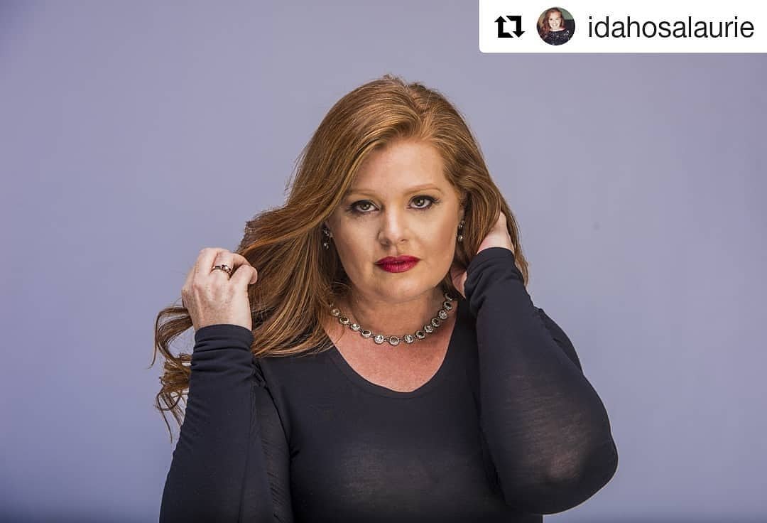 gabrielshaibu's tweet image. Happy birthday to her royal awesomeness 👑🎂🍾 Rev @IdahosaLaurie, @febidahosa's first lady. 
Thank you ma for giving the world such a powerful gift as your new book #LauriePrays
__

#GabrielShaibu
#Influentia 
#Influence
#Inspire
#Inspire2Influence