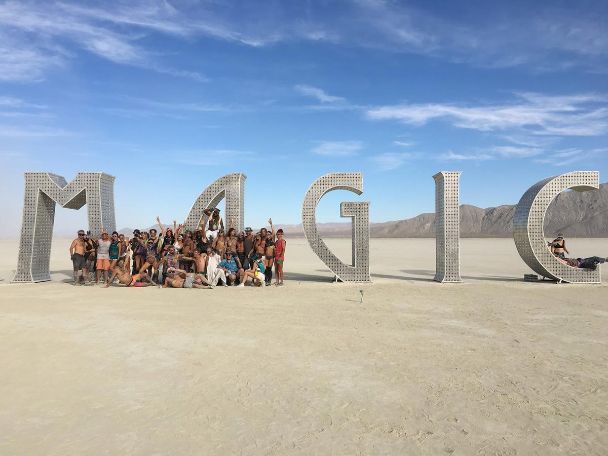 Ein bisschen heiße Wüste für diesen grauen Montag. Beim Burning Man Festival war auch die deutsche Startup-Welt dabei: @marcusmeurer95 von <a href="/dnxglobal/">DNX</a> und andere berichten von ihren Erfahrungen an diesem magischen Ort. #burningman #startups 
berlinvalley.com/deutsche-start…
