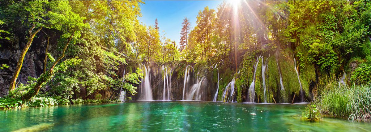 UnknownPlaces1's tweet photo. Plitvice Lakes, Croatia
@Tour_Croatia @NatGeoTravel @EnjoyNature 
#travel #unknowplaces #europe #heaven #whater #blue #green #falls #travel #vacaciones #croatia #hrvaska #mountines #trip #lake #balcans #turist  #wild #Unknown #retweet #like #tgif #FridayFeeling #mondaymotivation https://t.co/5swem9Or0h