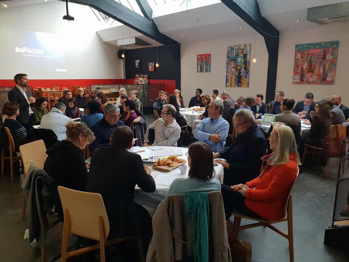 valerie_oppelt's tweet photo. De nombreux acteurs du territoire participent ce matin à l'atelier sur l'intégration des #migrants par le #travail. 
Réflexion de qualité sur des mesures concrètes.
✅accompagnement individuel
✅#formation apprentissage
✅conditions de vie
✅#simplification administrative
#Nantes https://t.co/aTtrIs2GGG