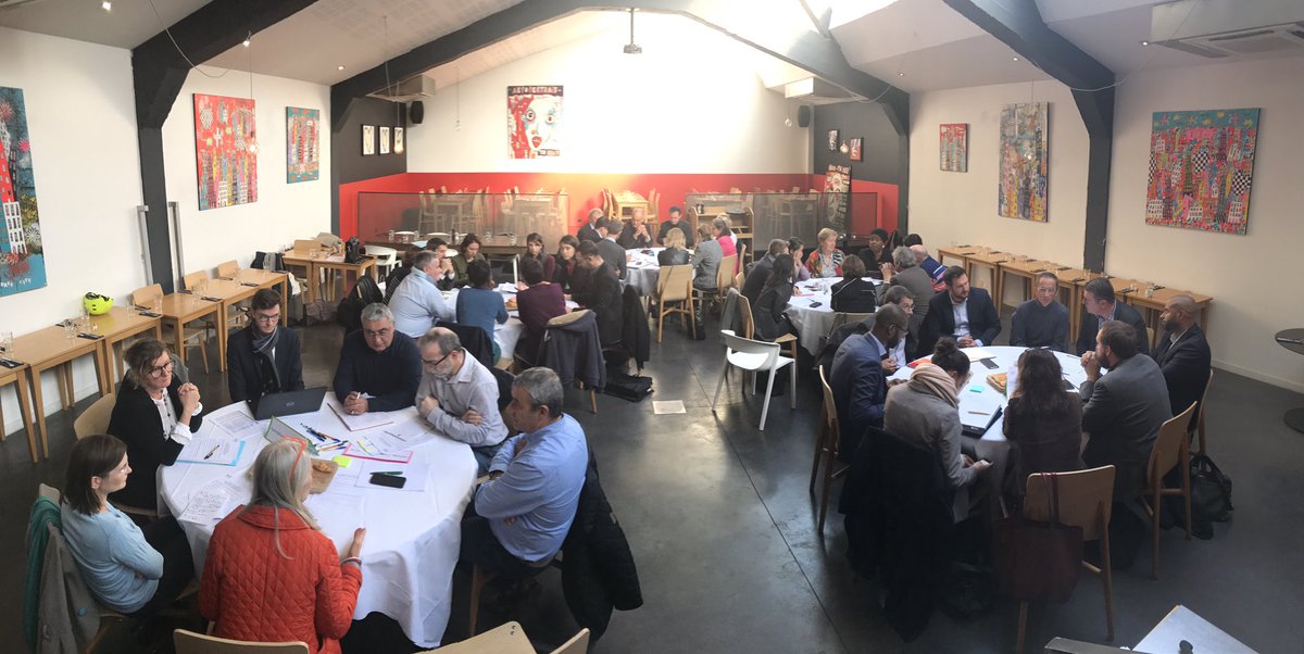 valerie_oppelt's tweet photo. De nombreux acteurs du territoire participent ce matin à l'atelier sur l'intégration des #migrants par le #travail. 
Réflexion de qualité sur des mesures concrètes.
✅accompagnement individuel
✅#formation apprentissage
✅conditions de vie
✅#simplification administrative
#Nantes https://t.co/aTtrIs2GGG
