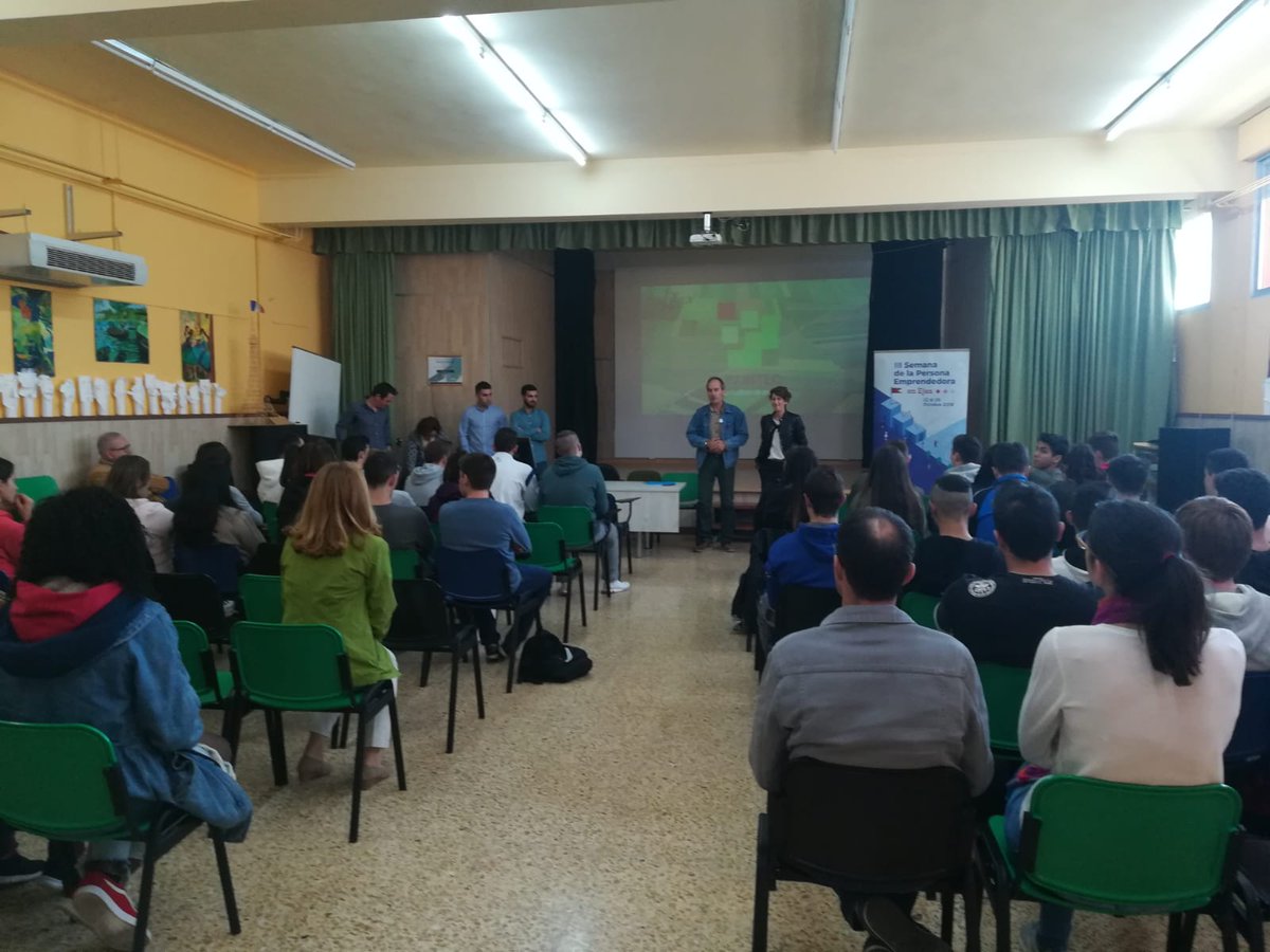SOFEJEA's tweet photo. Hoy, los emprendedores @PaintecSL, @MERCDESLAHUERTA y Sergio Larraga de Efitec han contado su aventura de emprendimiento a los jóvenes del @iescincovillas. Genial jornada de apertura de la III Semana de la Persona Emprendedora de #Ejea. ¡Gracias a todos! https://t.co/DQaiYtHDPE