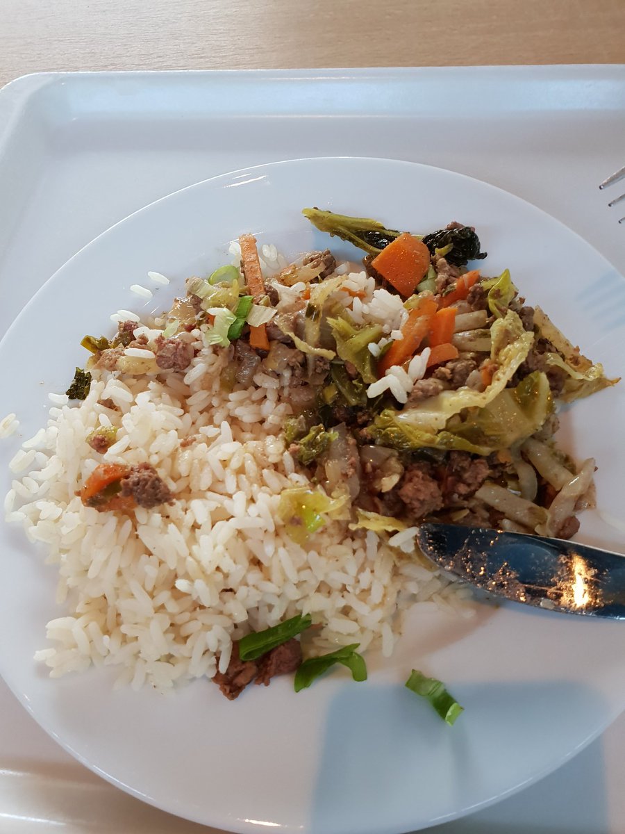 Benni2603's tweet photo. Mensaessen, immer gut, um gut und günstig zu essen. #Studentenwerksh @StudentenwerkSH https://t.co/Hkt2A9IUtx