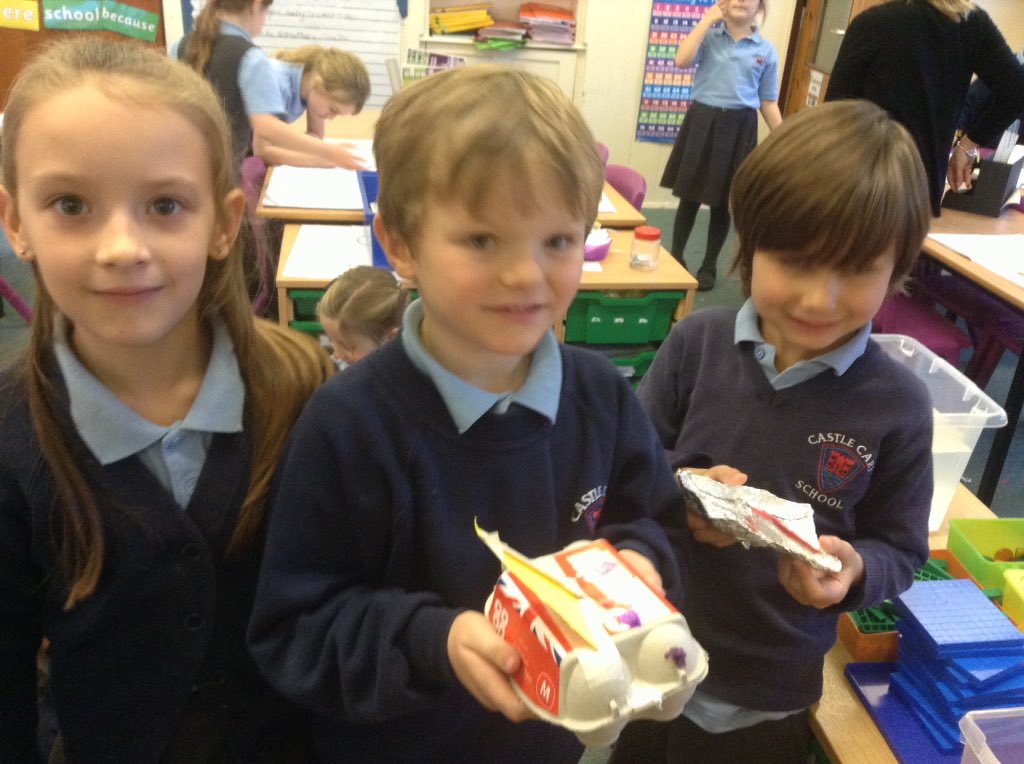 ccSeaOtterClass's tweet photo. Which material is the best for making a boat? https://t.co/sBq7CfYMW9