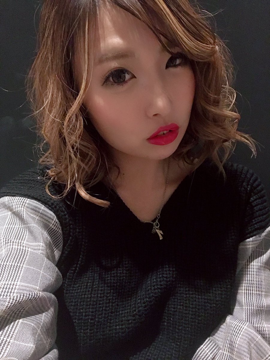 いちいち人の粗探しして批判する暇あるなら
趣味に没頭したり
自分磨きしたり
空を見上げたりもっといい時間の使い方あると思う