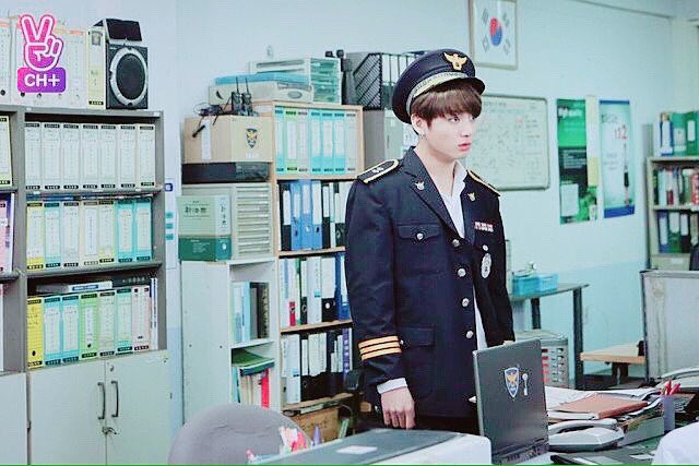 jk___jin09_12's tweet image. リムられ期なのでタグ載せ直し🌱

🌷02(03)line
🌷鹿児島army
🌷🐰🐹よりのオルペン
🌷常に暇人
🌷福岡16日参戦↤ぼっちだから一緒に                 行動してくれる人募集中
#armyさんと強烈に絡みたいのでRTしてくれた方フォローします #ARMYさんからの猛絡み大歓迎 #いいねした人全員フォローする