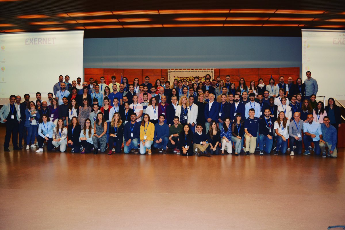 2018Exernet's tweet photo. Foto de equipo #exernet2018! La familia de exernet cada vez es más grande😊. https://t.co/flKdWRZdRd