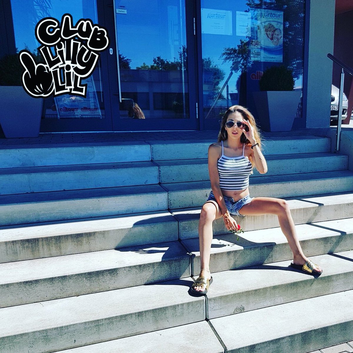 ClubLillyLil's tweet image. Ist der Sommer jetzt vorbei 😥😭?
#winteriscomming #letztesonnenstrahlen #sowasfreches  @clublillylil