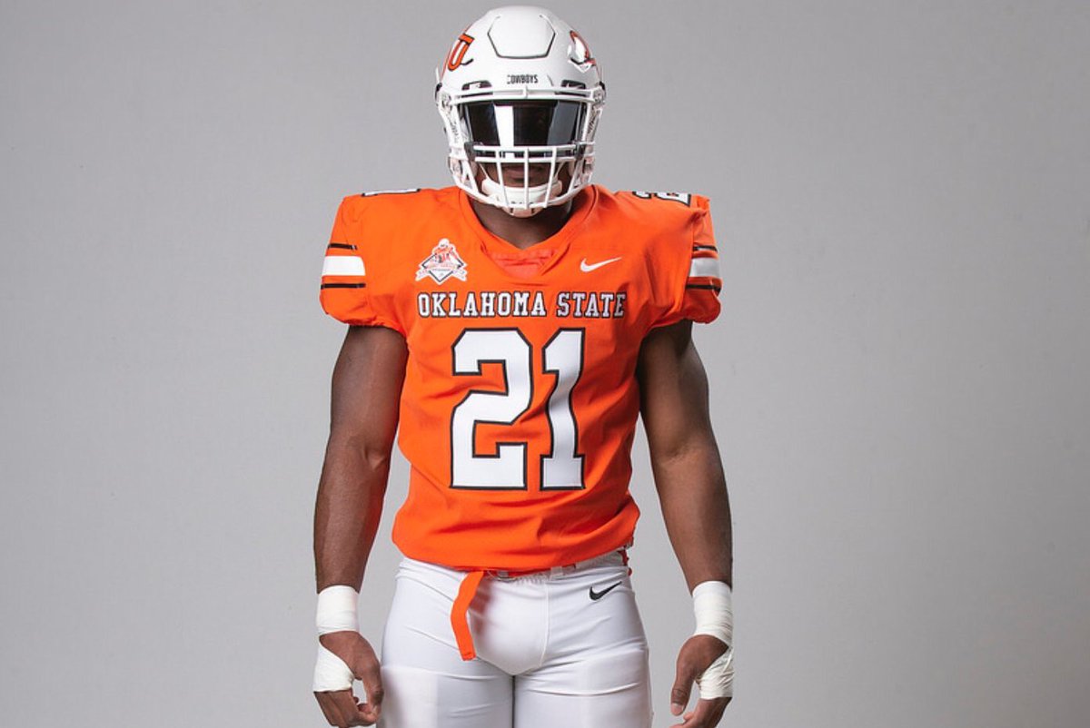 TheBestGear's tweet photo. Oklahoma State 1988 throwback uniforms for the 30th anniversary of Barry Sanders' Heisman Trophy season. #TBG https://t.co/ZkZW2HeVwt