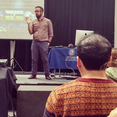 FesancorChile's tweet photo. David de Luca nos brinda la Clase Magistral “ El Sonido en Cine de Guerrilla”  David De Luca (Venezuela) anteriormente @cinautor del Cine colectivo Gto nos contó su experiencia en lab de cortos 
#LabKinoRoomFesancor
#fesancor26 #SantiagoeselSET  #cine #festival #cortometraje https://t.co/0mTtHo34Yg
