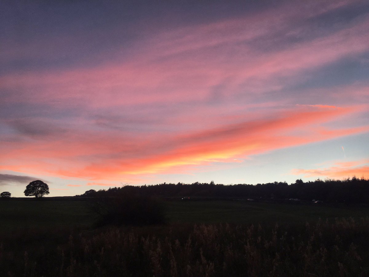 DigitalCyclist's tweet photo. Another epic weekend running and cycling, now sat in the office dreaming of being outside... #peakdistrict #theoutdoorcity #needtobeoutside https://t.co/VSV3PyvTvV