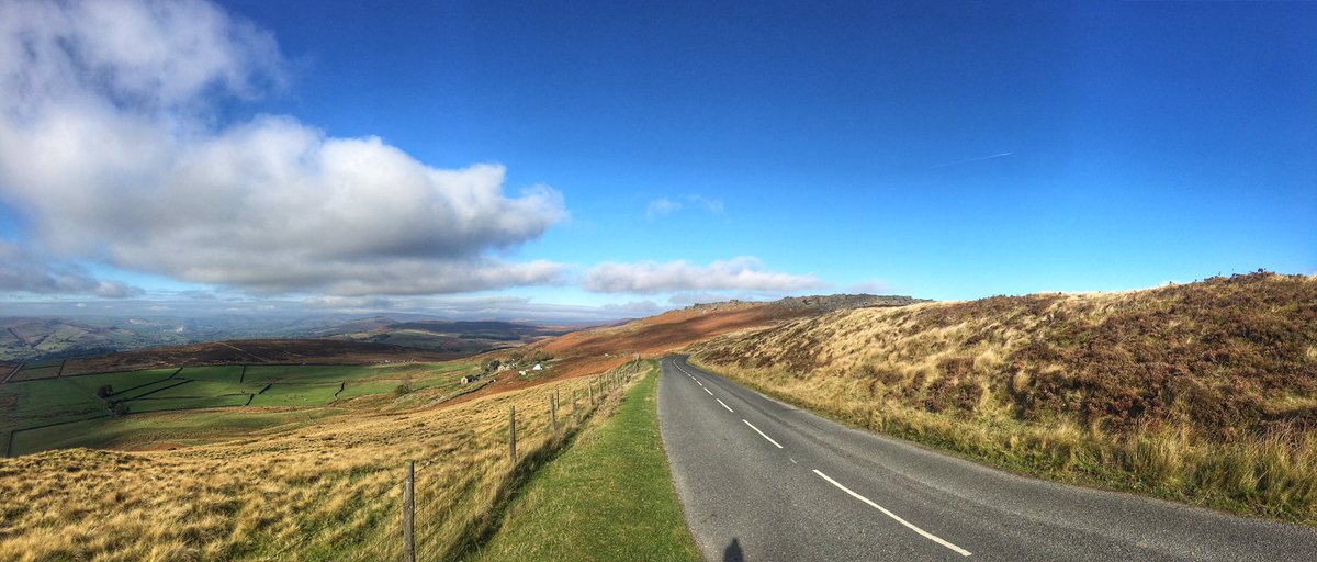 DigitalCyclist's tweet photo. Another epic weekend running and cycling, now sat in the office dreaming of being outside... #peakdistrict #theoutdoorcity #needtobeoutside https://t.co/VSV3PyvTvV