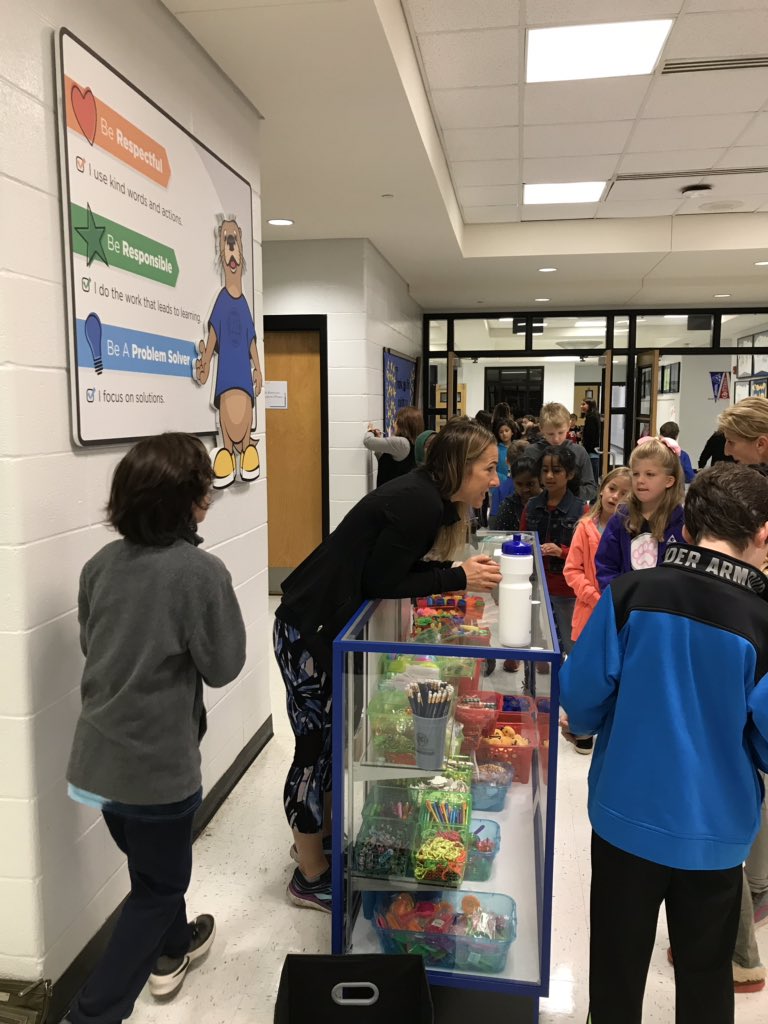 OCEEPrincipal's tweet photo. Our @oceeotters spending their #OtterBucks at the #OtterMarket Thank you to our #OceeElementaryFoundation and #StudentAmbassadors for helping out with sales! #PeopleandCulture #CommunityCollaboration #studentleadership #theOceeWay @JeffRoseSupt @CJ_FCS_CAO @CorrigantTim https://t.co/k3QTb1mzoF