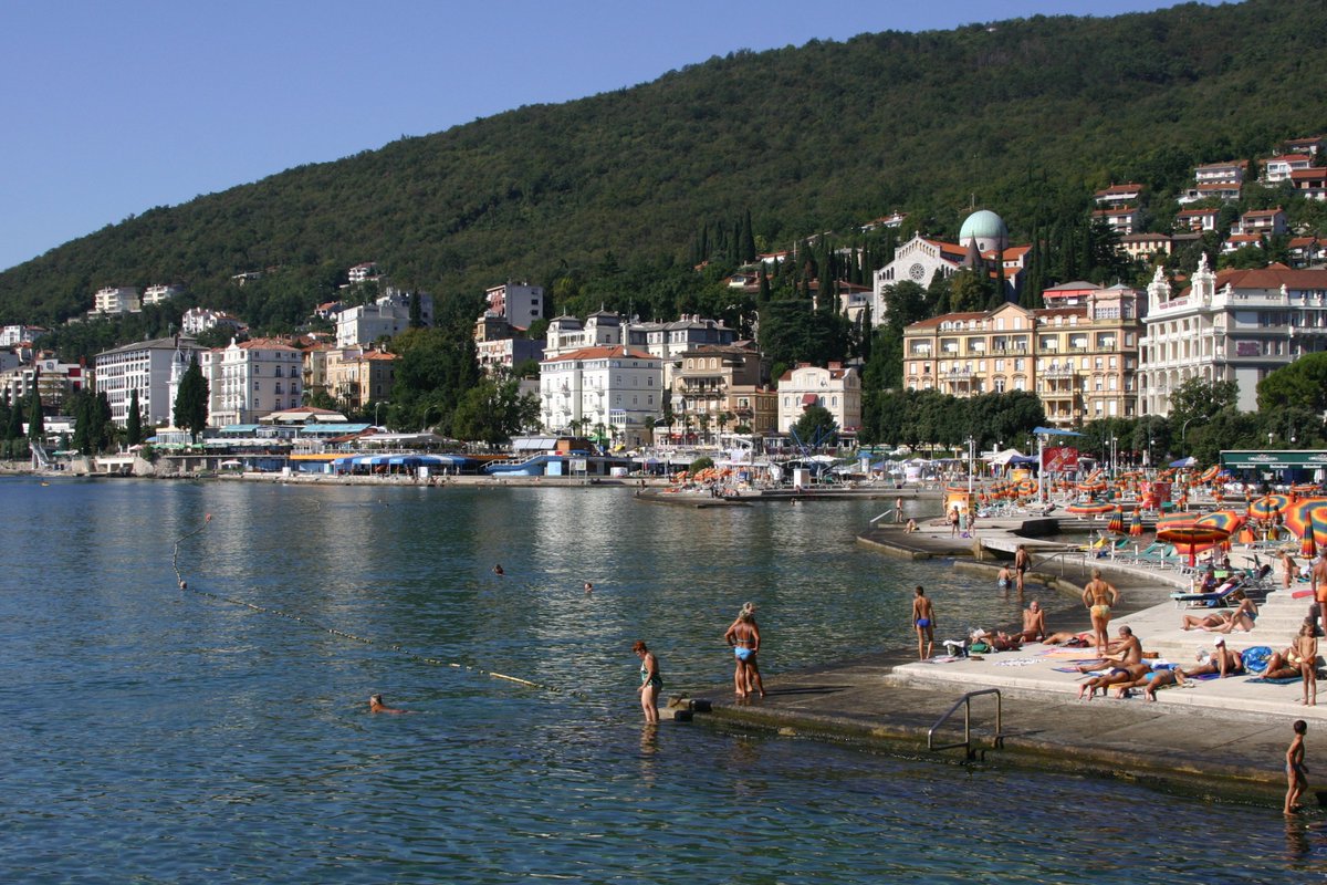 HyperBioCoat's tweet photo. This week we are going to celebrate a new project meeting in Opatija (Croatia). This is the 4th project meeting and we are very excited to see how project outcomes show up. The meeting will be hosted by @mi_plast . https://t.co/GJWUgzU3ri