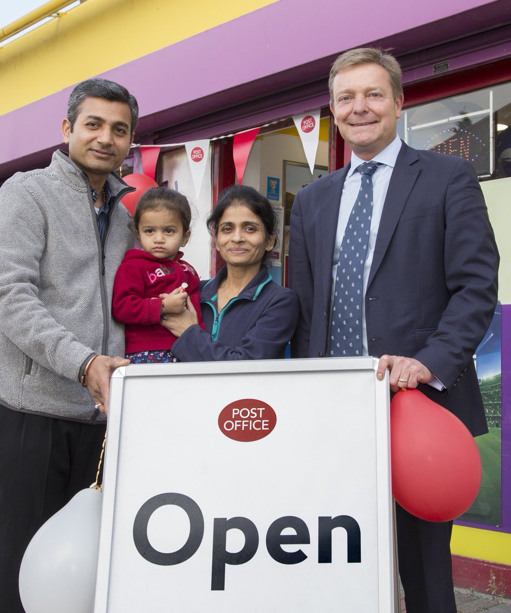 PostOfficeNews's tweet photo. Two #Thanet retailers, who are also family friends, opened Post Offices on the same day. Very pleased to have @cmackinlay (Craig Mackinlay MP) to cut the ribbon at the Newington and High Street Broadstairs branches. https://t.co/YQIX4yoSVs