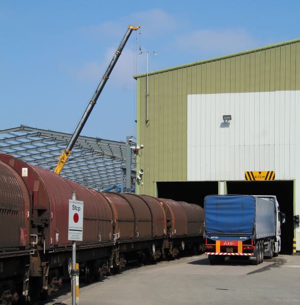 DBCargoUK's tweet image. 2 days to go! Today’s Key Fact: Not one day of production was lost during the 12 months of construction work to develop the new DB Cargo UK steel logistics terminal in Wolverhampton. #teamred #countdowntowolverhampton #keyfacts #didyouknow #DBCUK