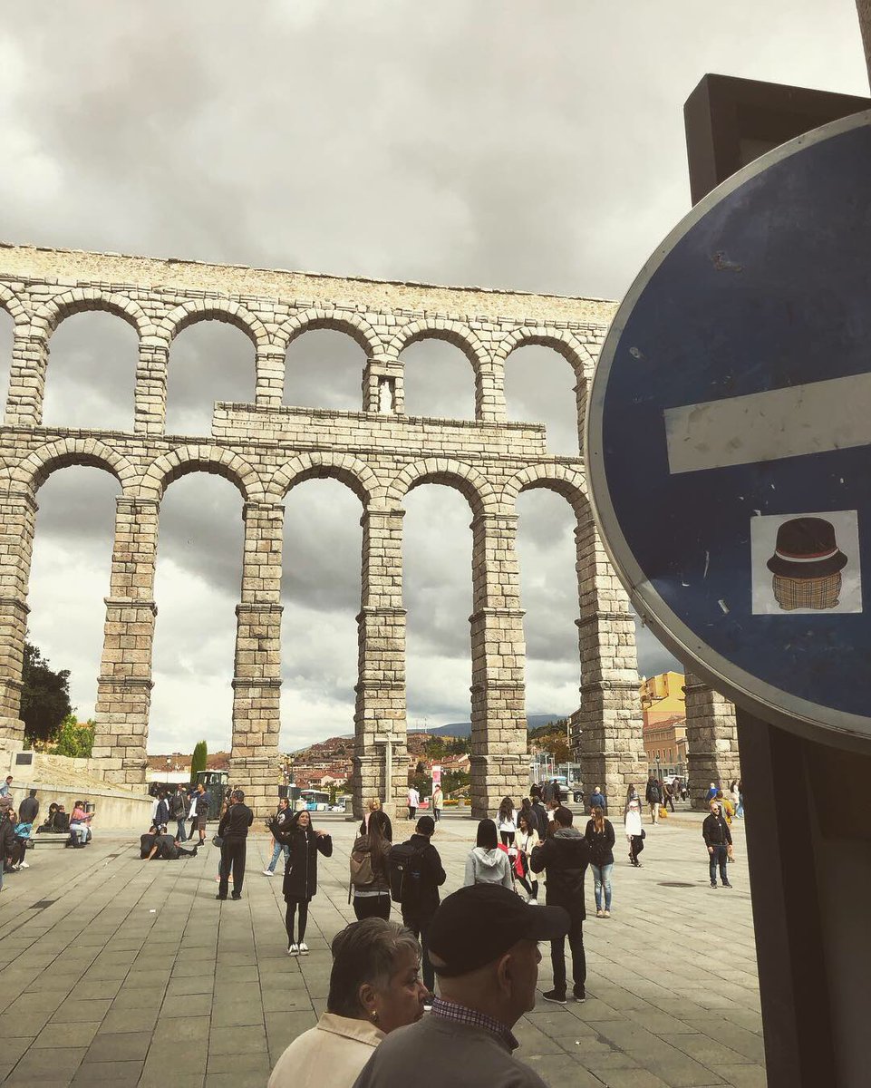 gbcasuals's tweet photo. On tour por Segovia. Una ciudad muy historica y tradicional. https://t.co/BOUt2fgVC8