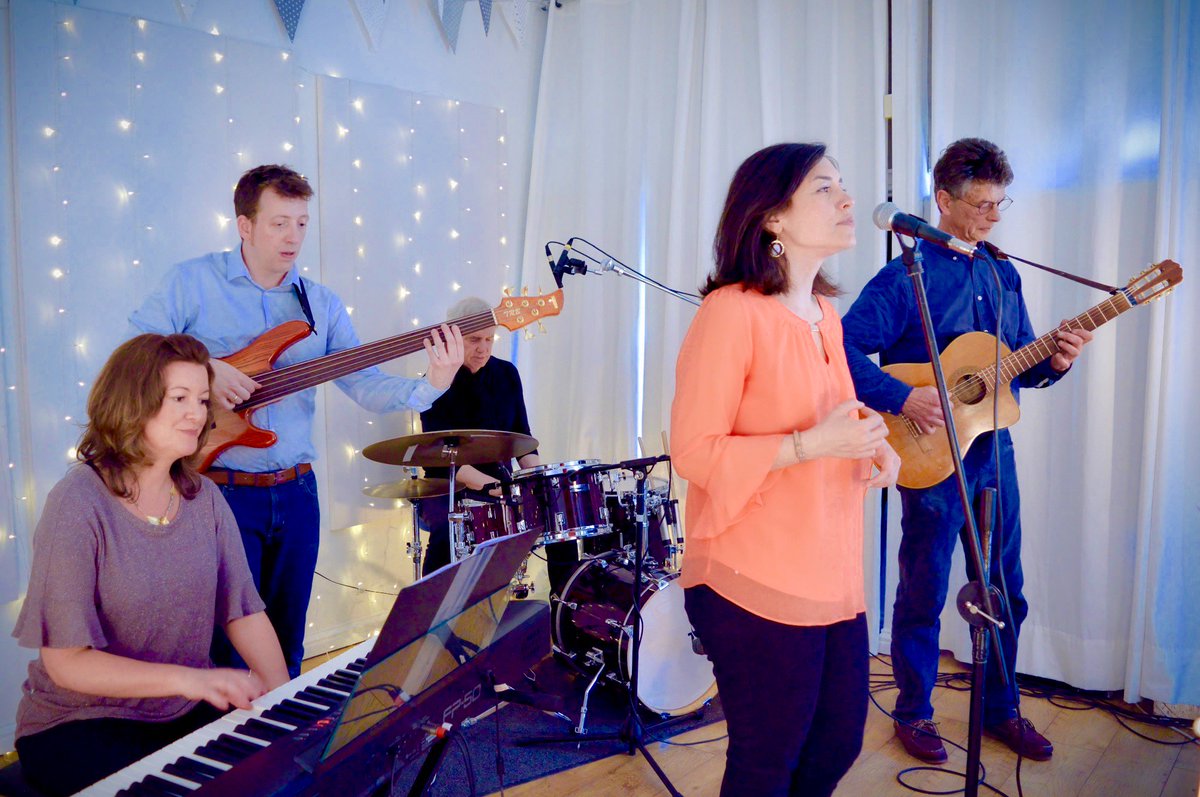 lockercafe1's tweet photo. Live Brazilian music. Cores do Samba. Fabulous singer Francesca Coscia with Vicki Kenny (piano) and Guilio Lampronti (bass).  Bossa and Samba grooves. 3.30pm Sunday oct 28th. Free entry. @cambslivemusic @BBCCambs @cambevents https://t.co/Pv0q5RJJpv