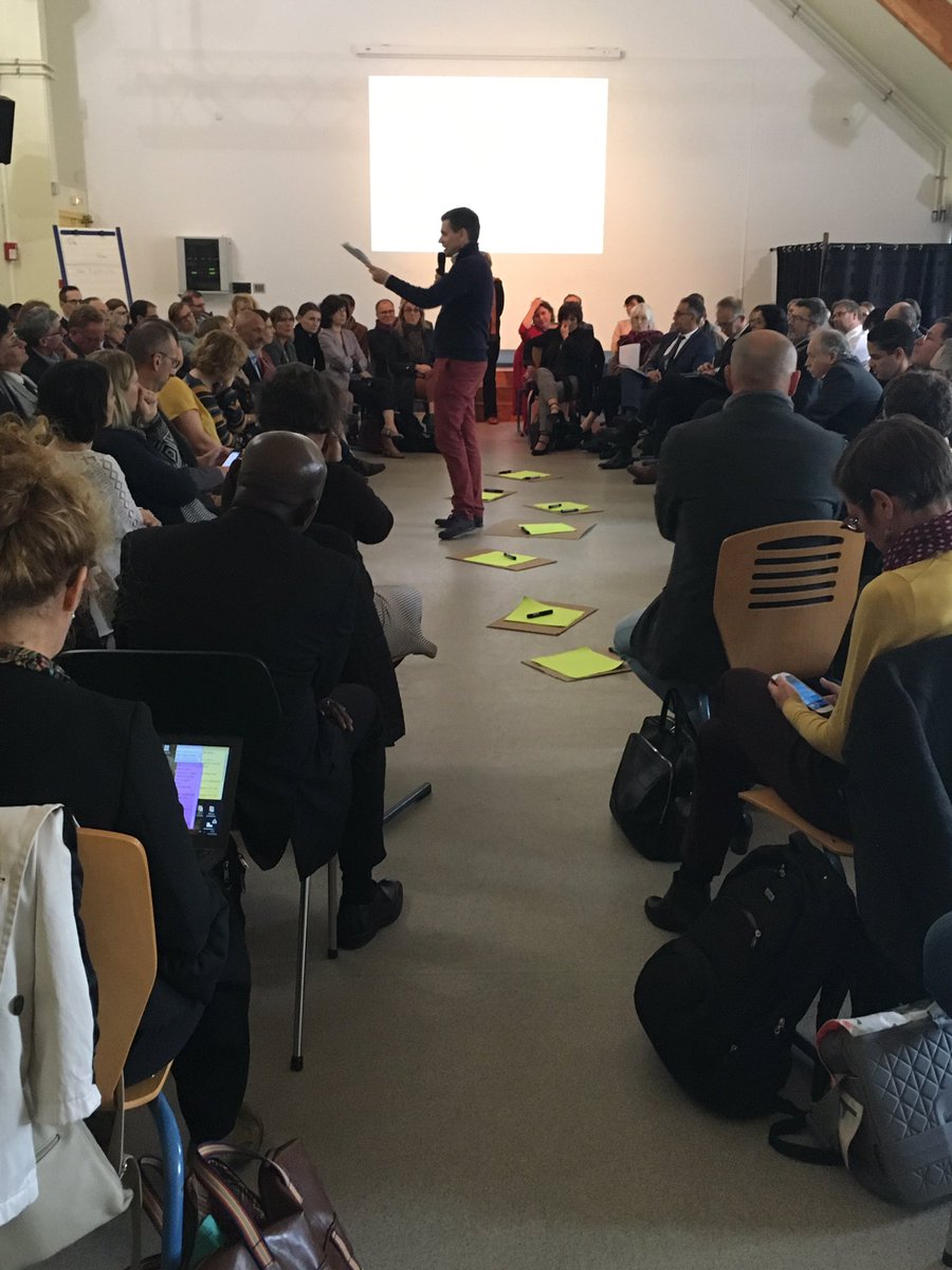 dsteinram's tweet image. #AcademieApprenante le groupe des 100 expérimente le forum ouvert pour essayer de caractériser ce qui permettra à l académie de rennes de devenir une organisation apprenante