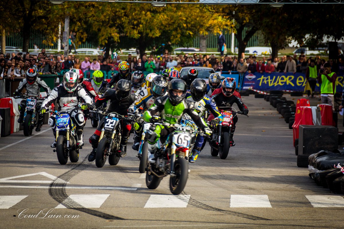 coudlain's tweet photo. Carrera de motos COPA RODICAR Gijón 2018, Asturias - Galeria : https://t.co/qtnJUQqqRh #coparodicar #rodicar #PitMotard #SUPERPRESTIGIO #REVIVAL #scooter #gp80 #gp85 #moto #motos #motor #gijon #asturias #molinon #motorastur #asturmotor #mifotodegijon #mifotodegijón #gijononline https://t.co/R0eL3ghgQ0