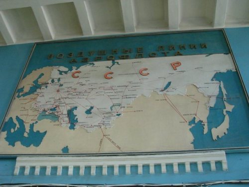 airlinemaps's tweet photo. On the blog, a Soviet-era Aeroflot wall map from the Omsk airport in the 1970s: https://t.co/ljeLbhuG1v via @sovietvisuals https://t.co/rbcXzrLsil