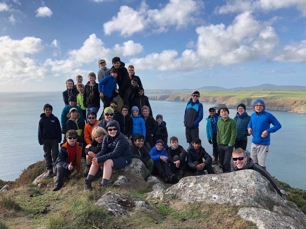 mgs_1515's tweet photo. Llyn trekkers enjoying the sun today! https://t.co/By2bHJ0kw2