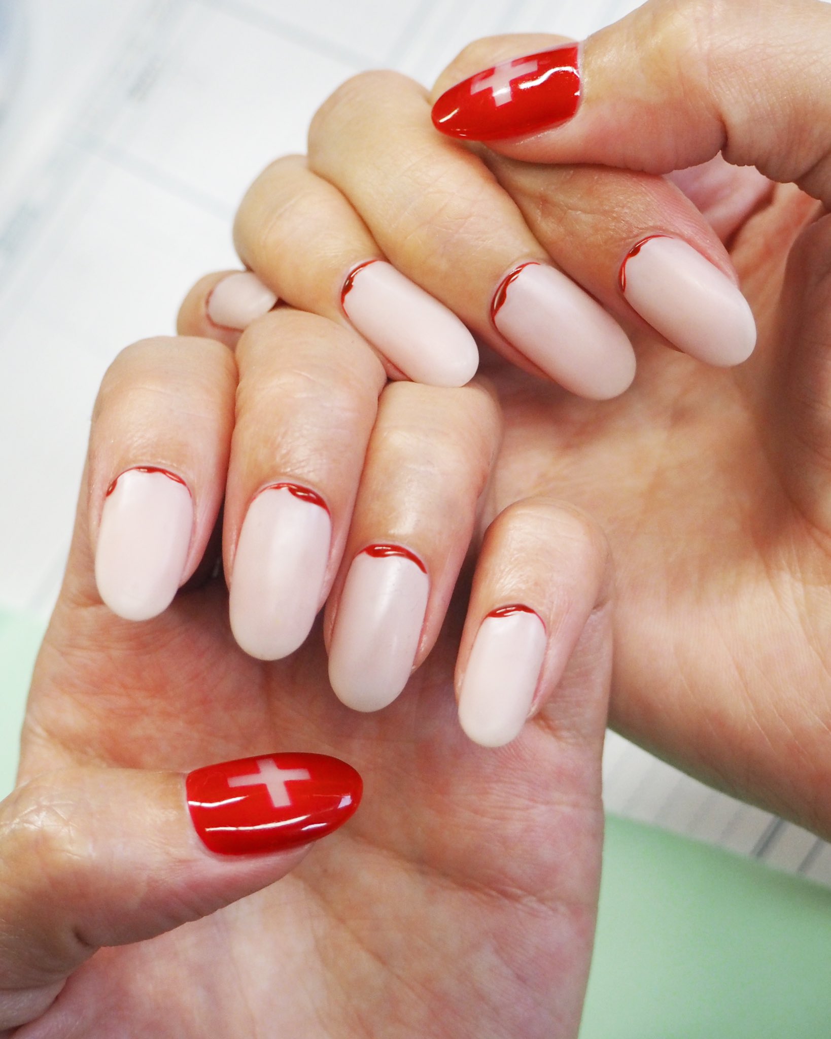 Si Oux スー Ar Twitter 逆フレン血ネイル 爪の根元から血が滲み出てる 今回の キテレツネイル は Lovlnail さんにて ハロウィンネイル意識