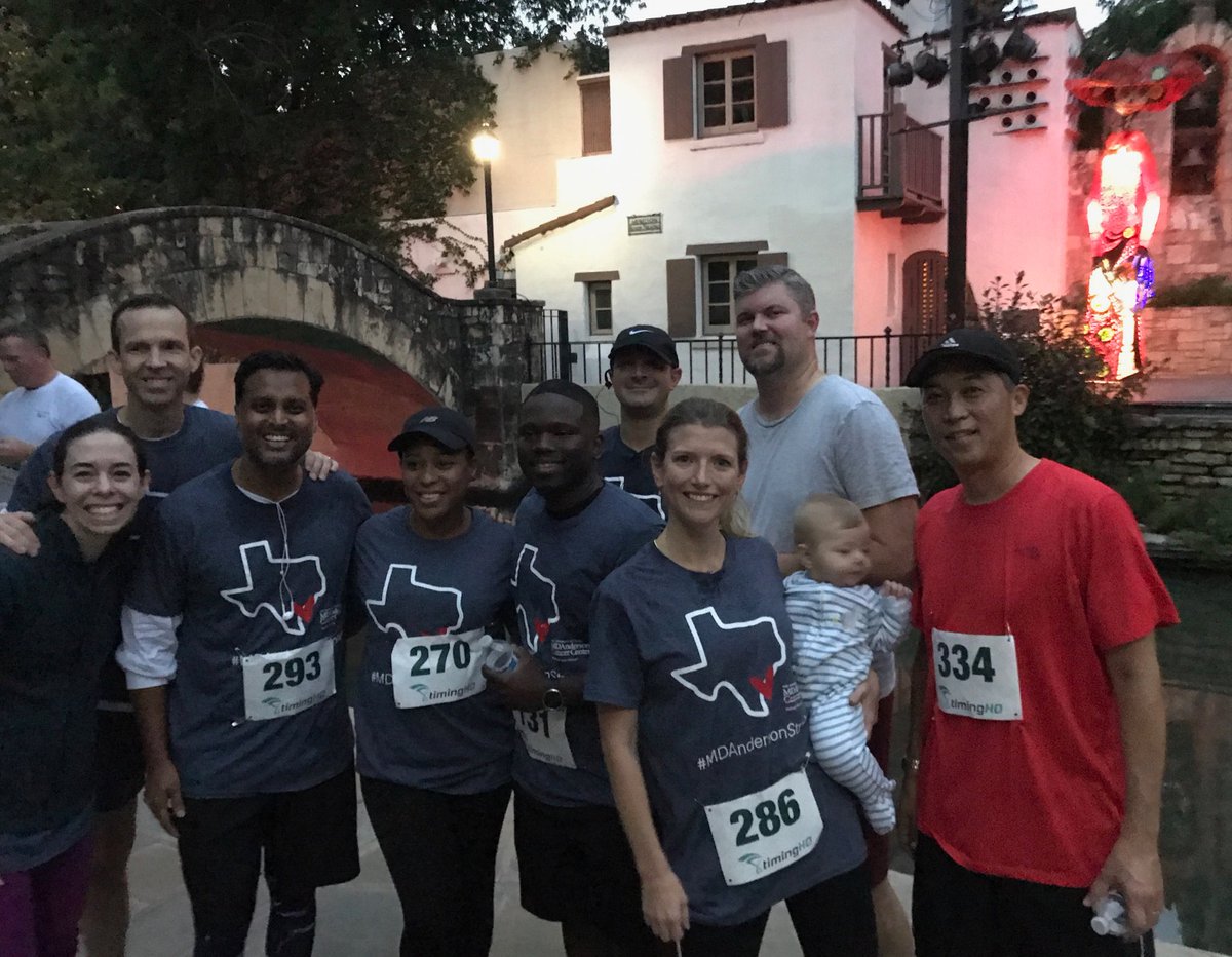 ACKoongMDPhD's tweet photo. Team @MDAndersonNews completes 5K run to support the radiation oncology institute. #rad onc @ppisters @SteveHahnMD @JoeHermanMD @DrEmmaHolliday @draashishkshah #OneMDAnderson https://t.co/Mdz90UgLLt