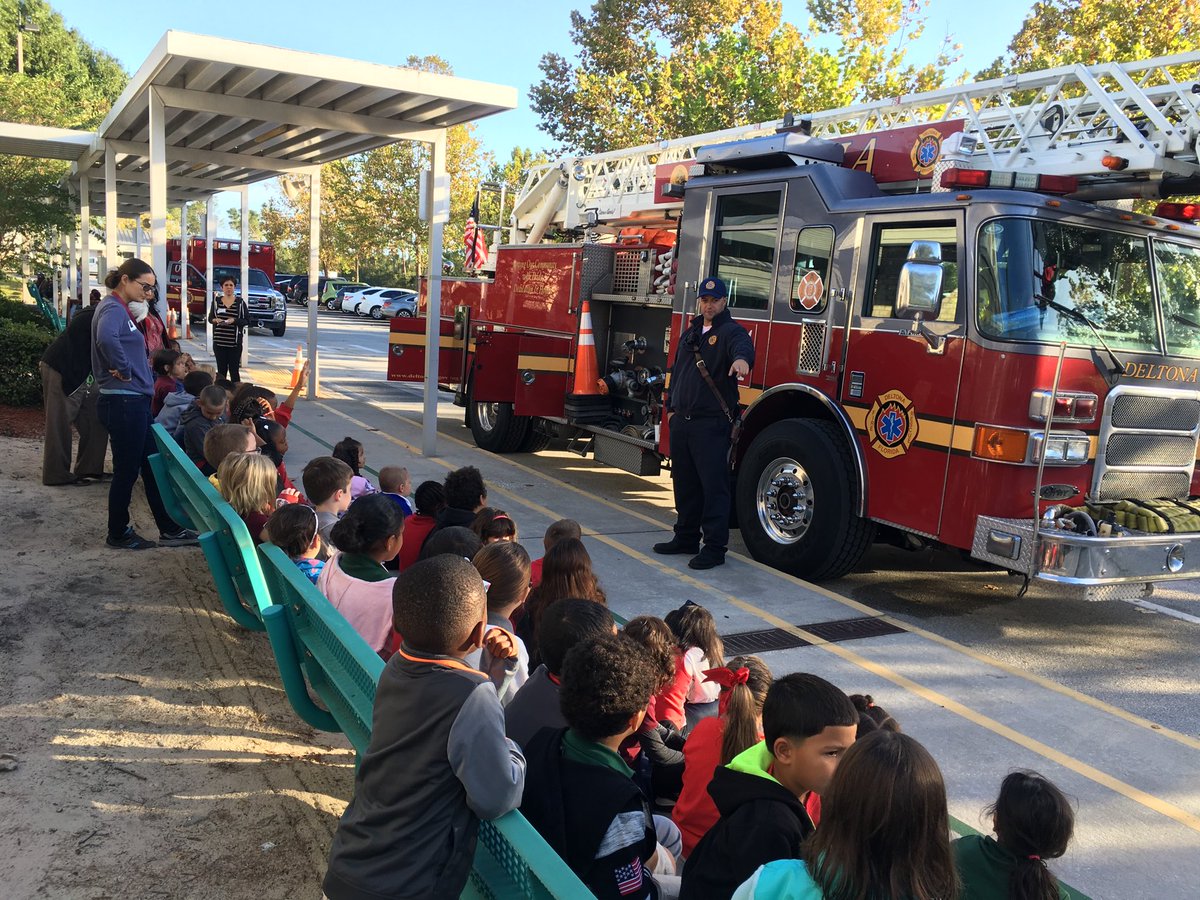 MissEmmyBee's tweet photo. Learning about fire trucks! https://t.co/fcJPi1cgr1