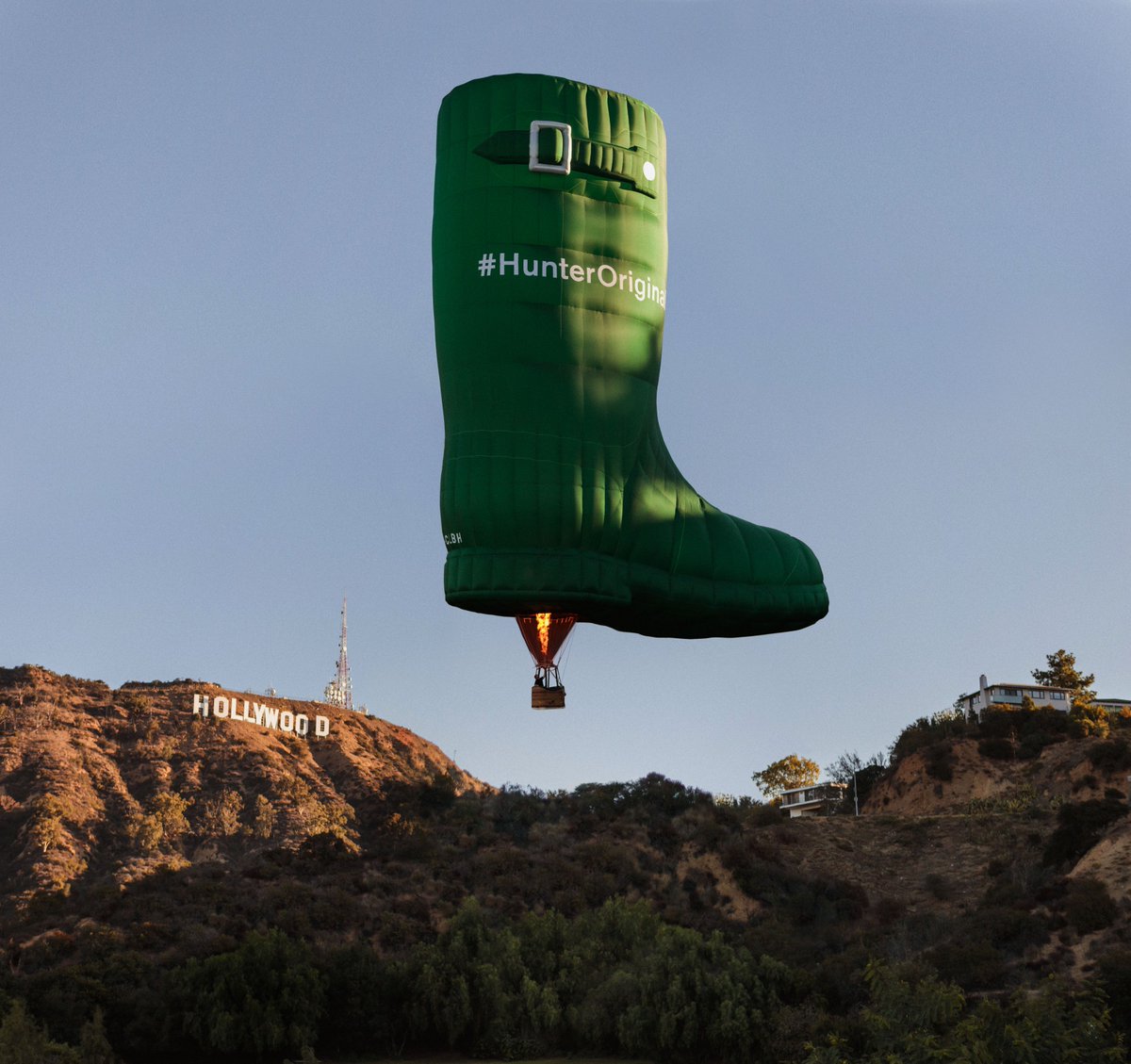 Lift off at Hollywood Hills, Los Angeles. Have you been following The Original Flying Boot's journey? Keep your eyes peeled for the next leg of the US tour. #HunterOriginal bit.ly/2R9db0J