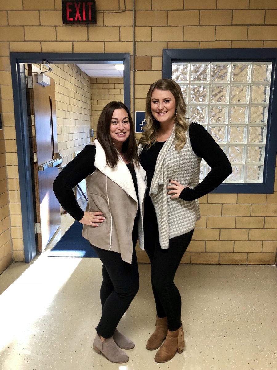 Twinning with my bestie <a href="/ChristyMGraham/">Christy Graham</a> today! 😍❤️👯‍♀️ And I was going to wear my gray shoes today, too! 🤷🏼‍♀️ #collsedu <a href="/colls_newbie/">Mark Newbie School</a>