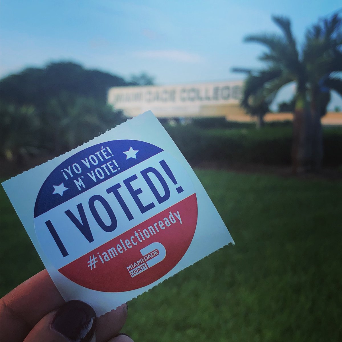 AValdes305's tweet photo. Early voting @MDCollege ✔️#MDCVote #MDCKendall #YourVoteYourVOICE https://t.co/tkJAXUl9Fc