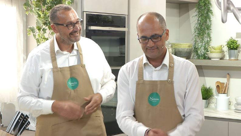 VMware_IT's tweet photo. “Crostata e trasformazione della rete e della sicurezza”. Guarda il VMware Cooking Tech Talk! Con @MickApMick, @RodolfoRotondo e @SoniaPeronaci https://t.co/JdyOABT6bE #VMwareCookingTT https://t.co/Dohy4IutWg