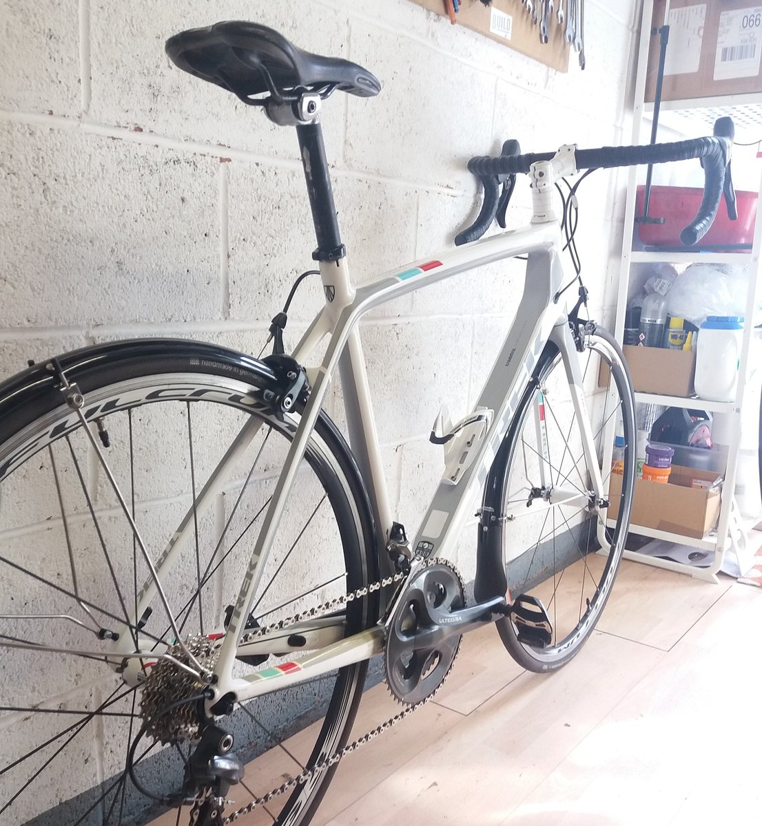 BuildCycleWorks's tweet image. Winter is coming. Getting Karl's
bike ready for winter with a full service and some full length mudguards, so it works and stays working throughout the off season. 
#buildcycleworks #nottingham #SmallBusiness #cycling #cyclinglife