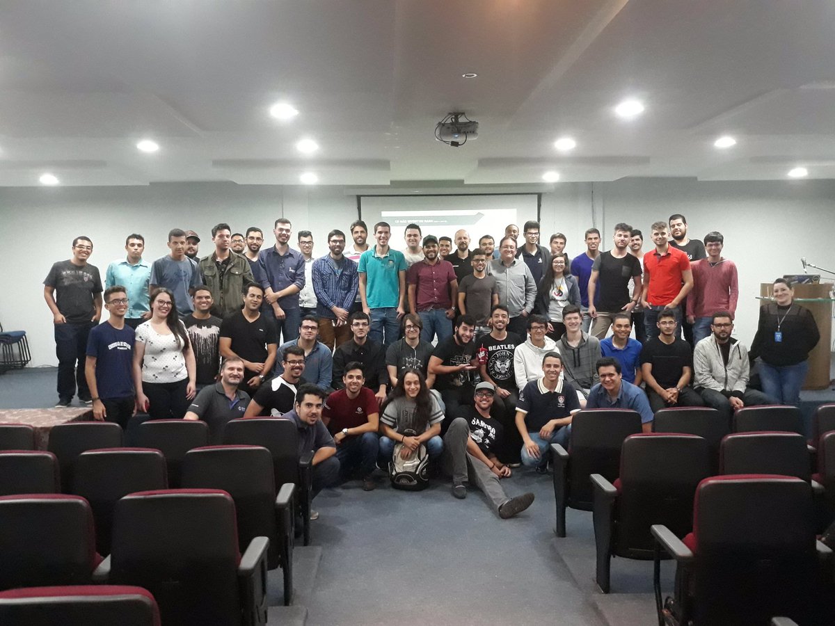 quyk's tweet photo. Lançamento do Override em Anápolis - Go e compartilhando conhecimento sobre Microsoft Azure Cogtive Services: Face API. 🚀🤖👾

#overrideit #azure #cognitiveservices #csharp #microsoft https://t.co/HzqrDo2lih