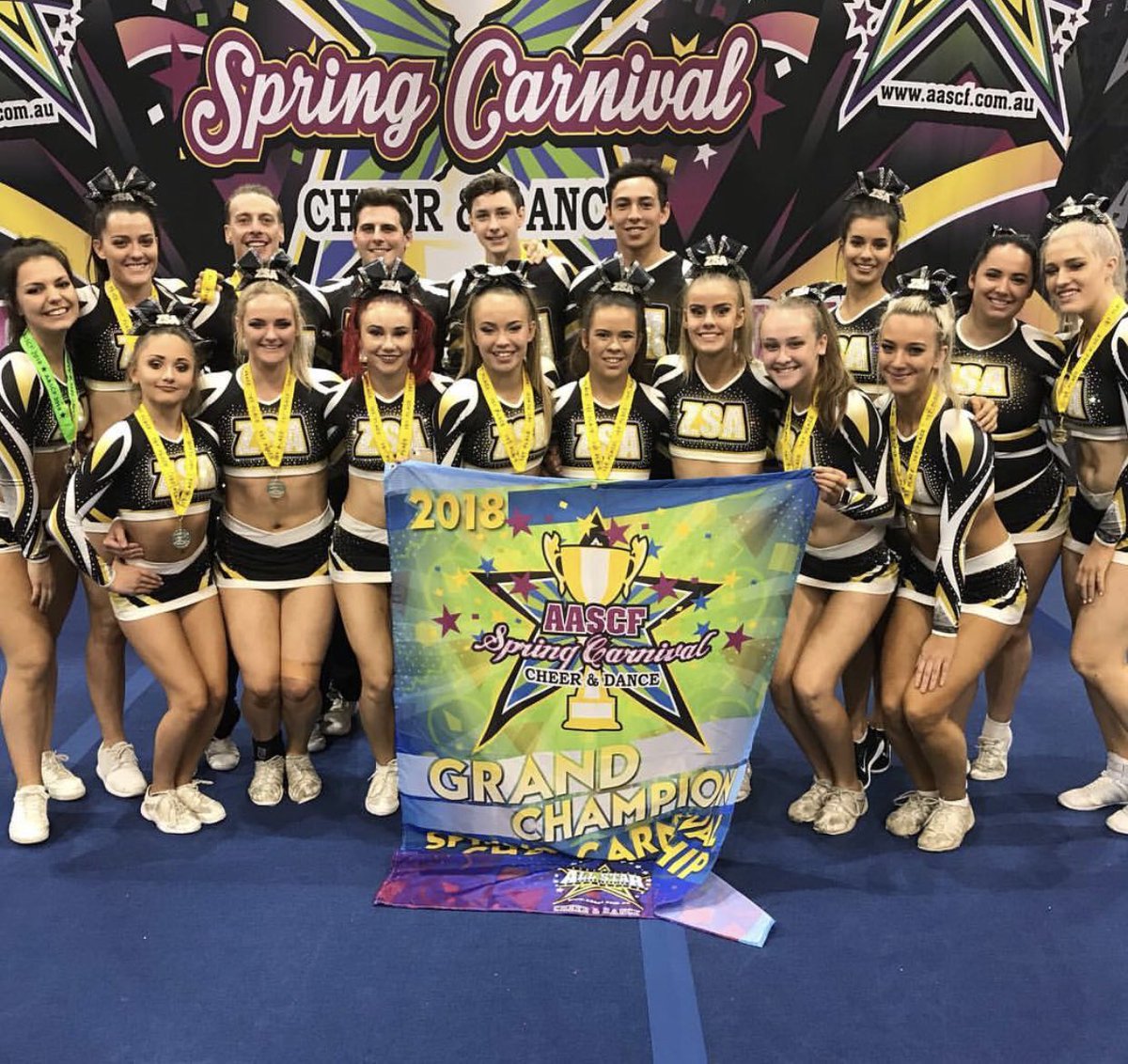 ThomasDrew_'s tweet photo. Super Proud of my teams! Jcats and Tigers Grand Champs Level 4 and Level 5!!! #junglecats #ij4 #summit2019 #tigers #iosc5 #worlds2019 https://t.co/IV3NrVVPJr