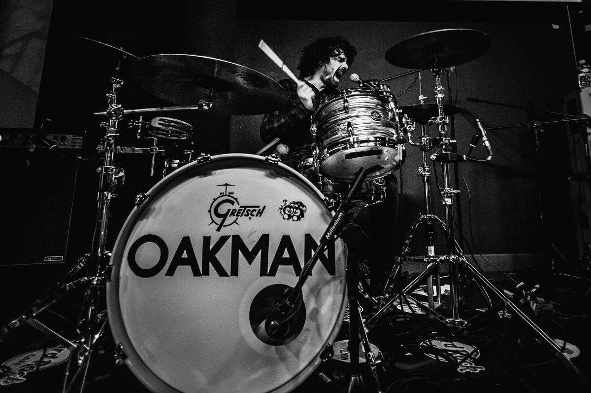 Hey ! I am jesse the drummer of @OAKMANBAND ! you can now follow me on twitter !