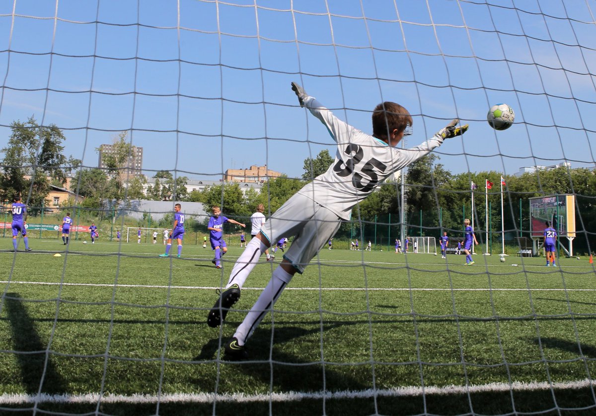 Спортивный резерв. Спорт резерв футбол. Резервный спорт. Собянин играет в футбол. Белоусов Виталий детский футбол Омск.