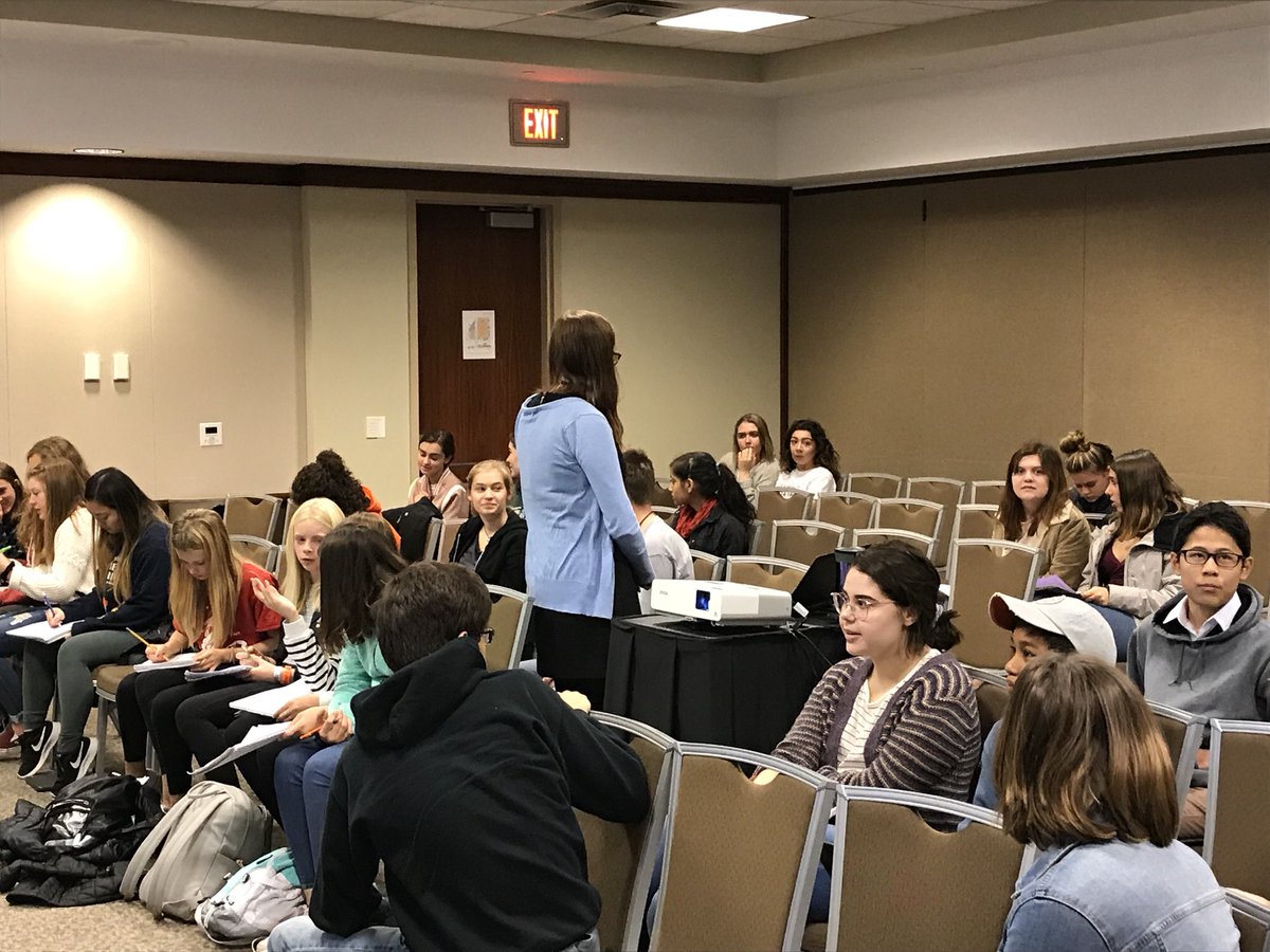 hundmatt's tweet photo. At #fallMIPA with @SarahGLehr talking about the watchdog role of journalism — lots of young watchdogs coming up! @MIPAMSU #LSJmeets https://t.co/XkILugfMwV