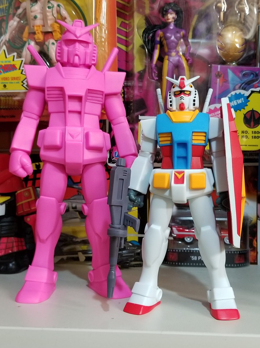 ソフビスーツDXガンダム&量産型ザクが届く 滑かなフォルムと柔らかな