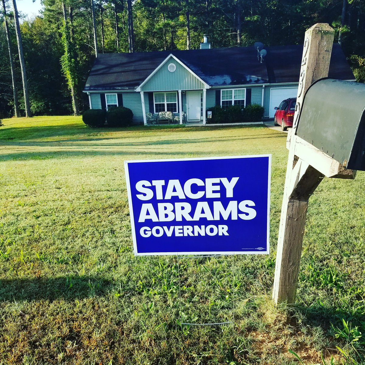 courtneydaisey's tweet image. I am doing my part to ensure that @staceyabrams is Georgia's next governor! Ride the blue wave! #GoVote #SupportYourCandidate #VoteBlue