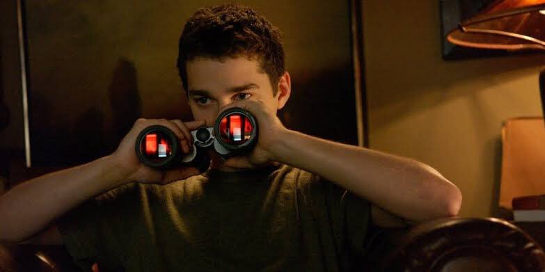 L O L A on Twitter: "Disturbia (2007)  เรื่องของเด็กหนุ่มคนนึงผู้ติดอยู่ในบ้านตัวเองเพราะต้องถูกกักบริเวณโดยมีเครื่องติดตามอยู่ที่ข้อเท้าเป็นเวลาสามเดือน  เขาเกิดเบื่อขึ้นมา เลยชอบใช้กล้องส่องทางไกลมองสภาพแวดล้อมรอบบ้าน  แล้วดันเจอคนที่ดูเหมือนฆาตกรต่อ ...