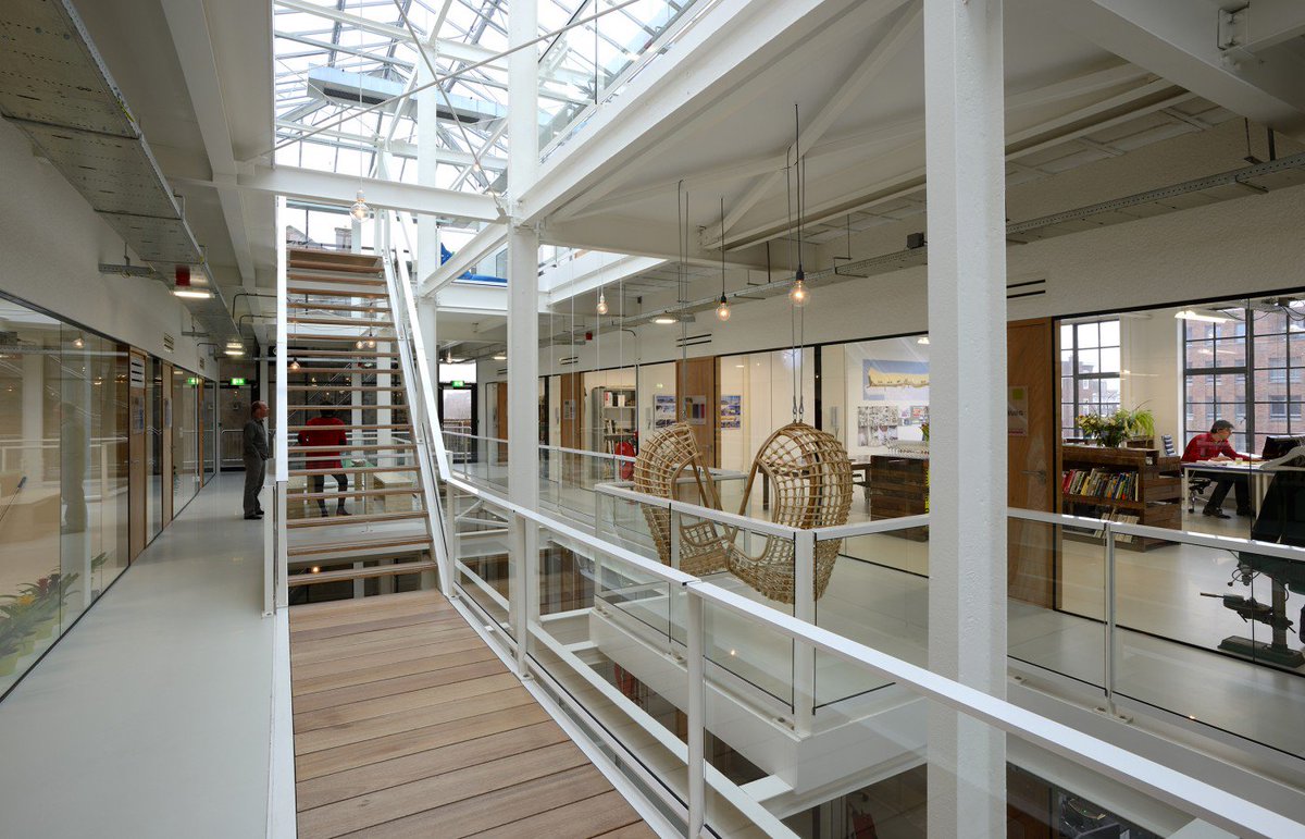 template02's tweet image. Hey lurkers,
If you're looking for a place to work, please join us in our studio in Rotterdam. We're looking for 2-3 freelancers to share a pretty space in a pretty building. Message or mail us at hello@template-studio.nl #rotterdam #design #freelance #design #desk #space