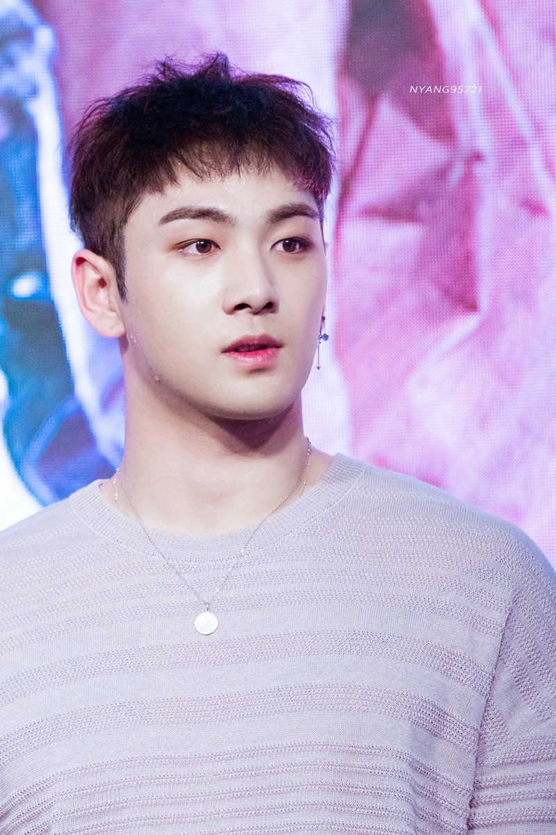 181020 유플러스 런칭행사 백호 HQ
삥끄완댜님💓💓
#뉴이스트W #백호 #강동호 #BAEKHO