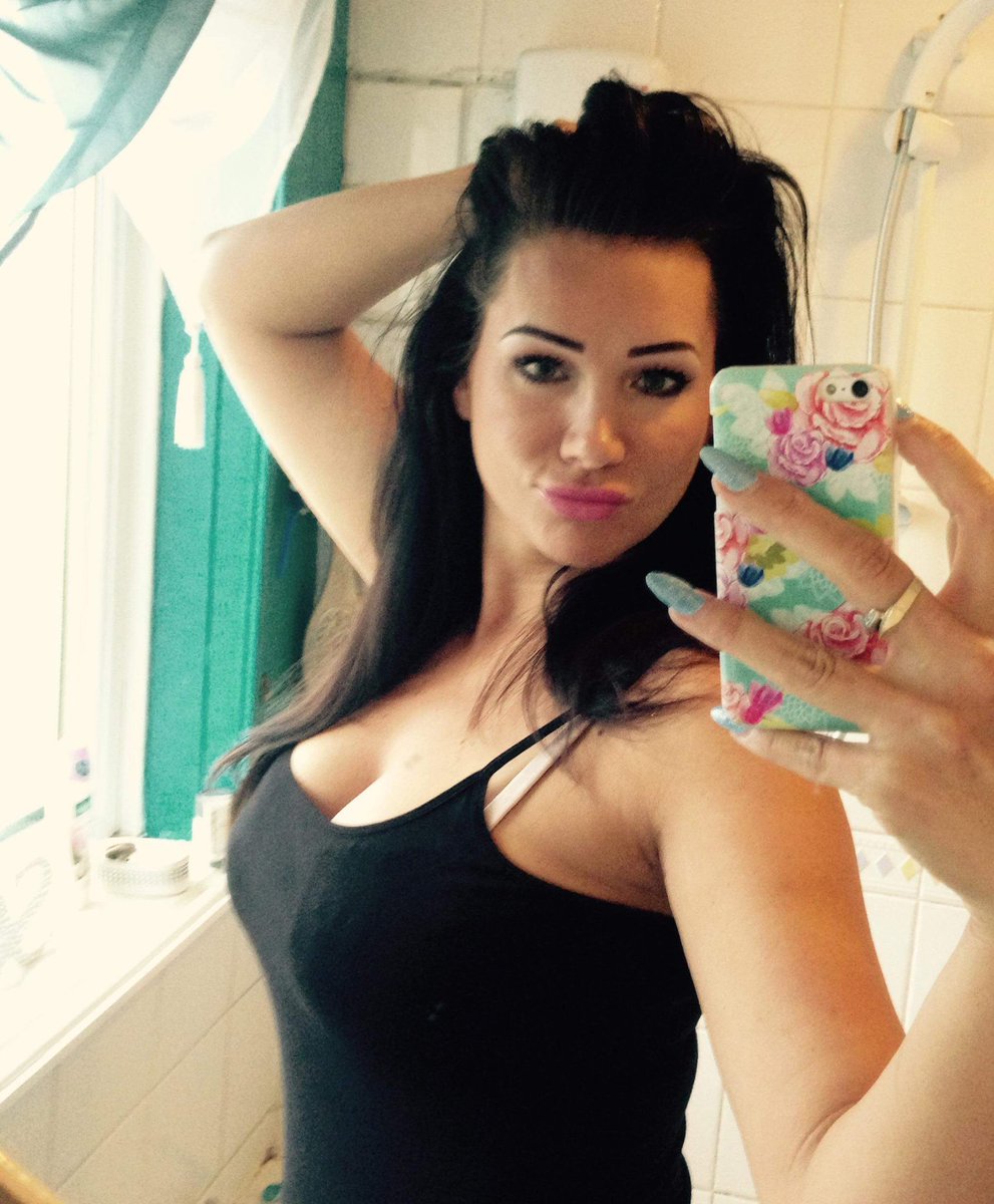 QueenNadia88's tweet photo. You're so fucking worthless!

#Findom #FemDom #paypig #EFDP https://t.co/kQYEAJRSyy